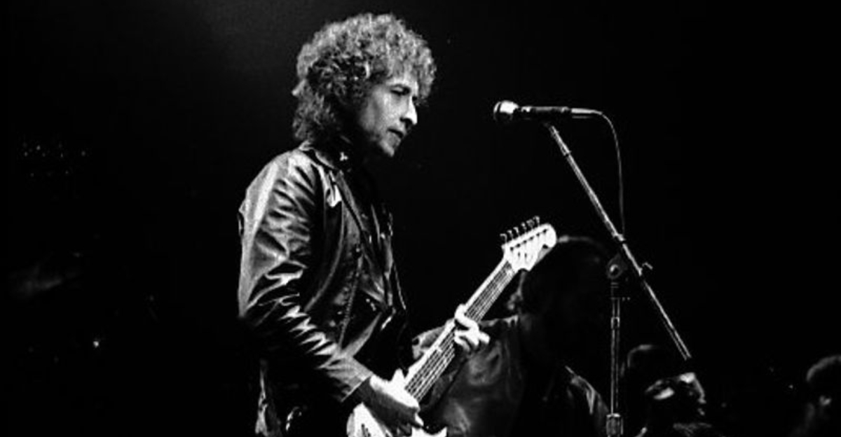18 Great Covers Of Bob Dylan Songs That Do Them Justice