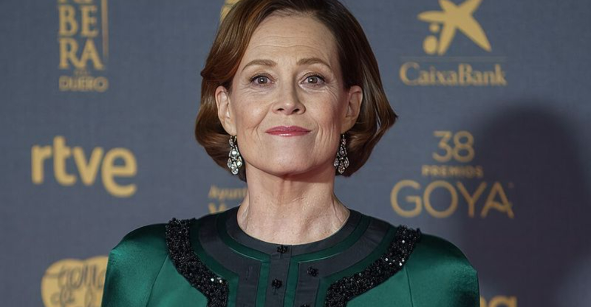 20 Actresses With 25+ Years In Hollywood And No Major Scandals