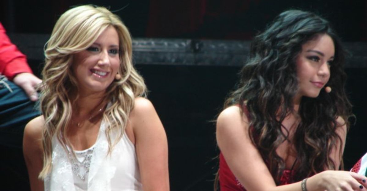 20 On Screen Rivals Who Turned Out To Be Real Life Friends