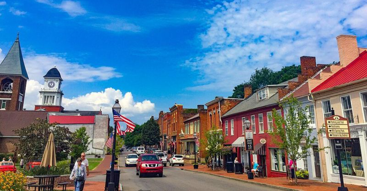 20 Romantic Small Towns In Tennessee Perfect For A Weekend Escape