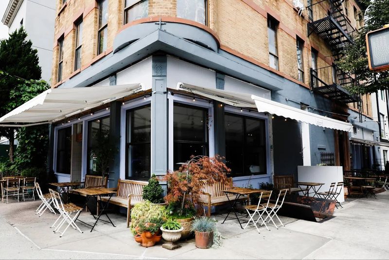 Leland Eating And Drinking House