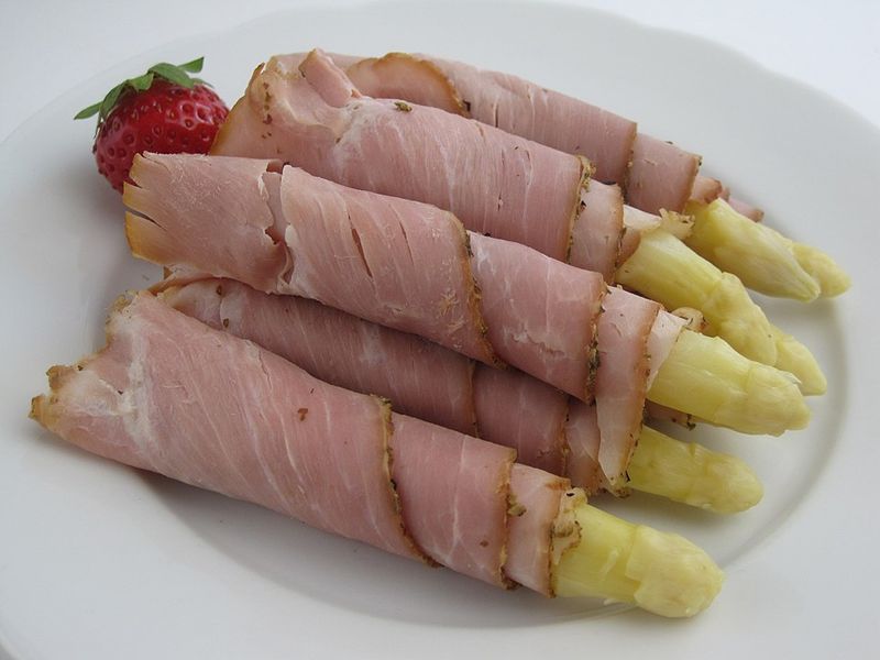 Bacon-Wrapped Asparagus Bundles