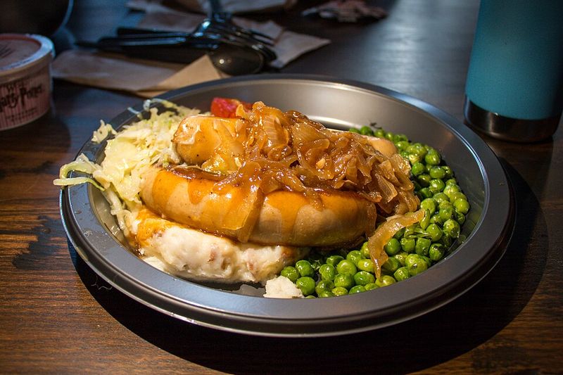 Creamy Mashed Potatoes with Gravy