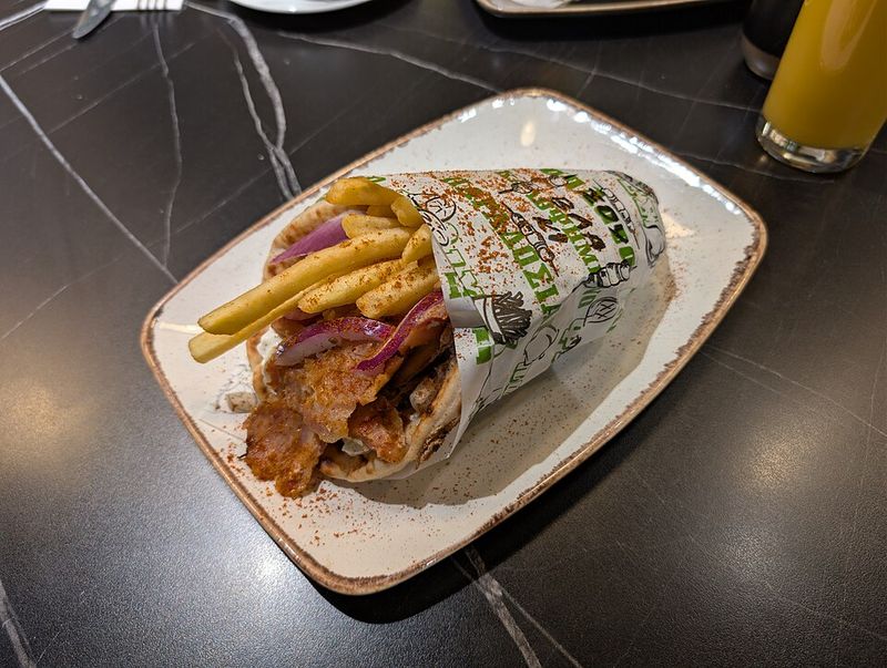 Greek-Style Chicken Pitas With Tzatziki