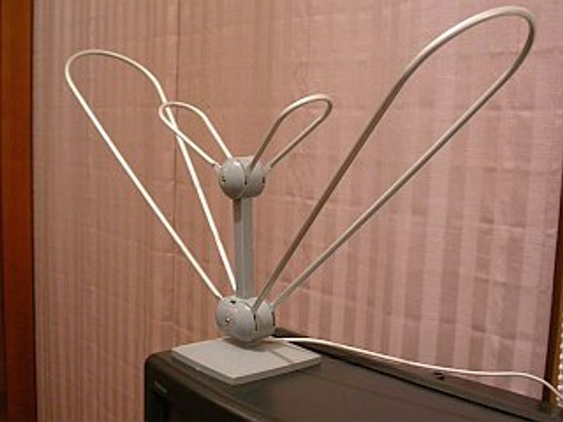 Rabbit-Ears TV Antenna