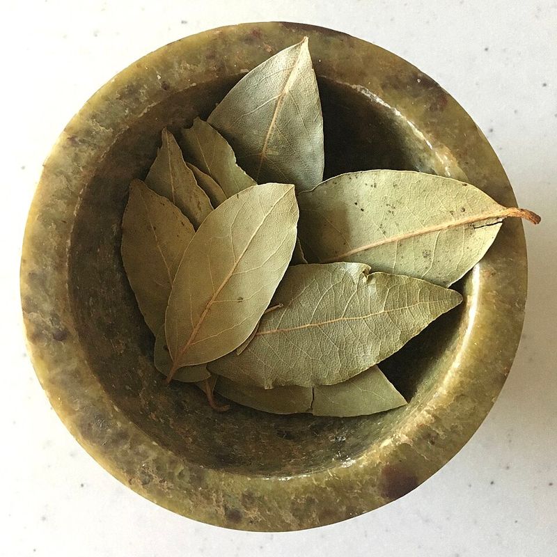 Bay Leaves (Tej Patta)