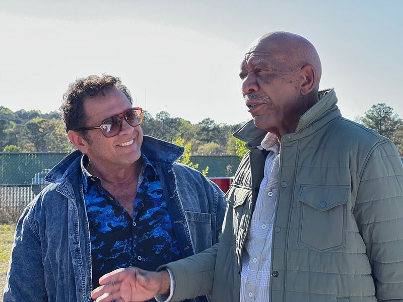 Narrator - March Of The Penguins (2005)