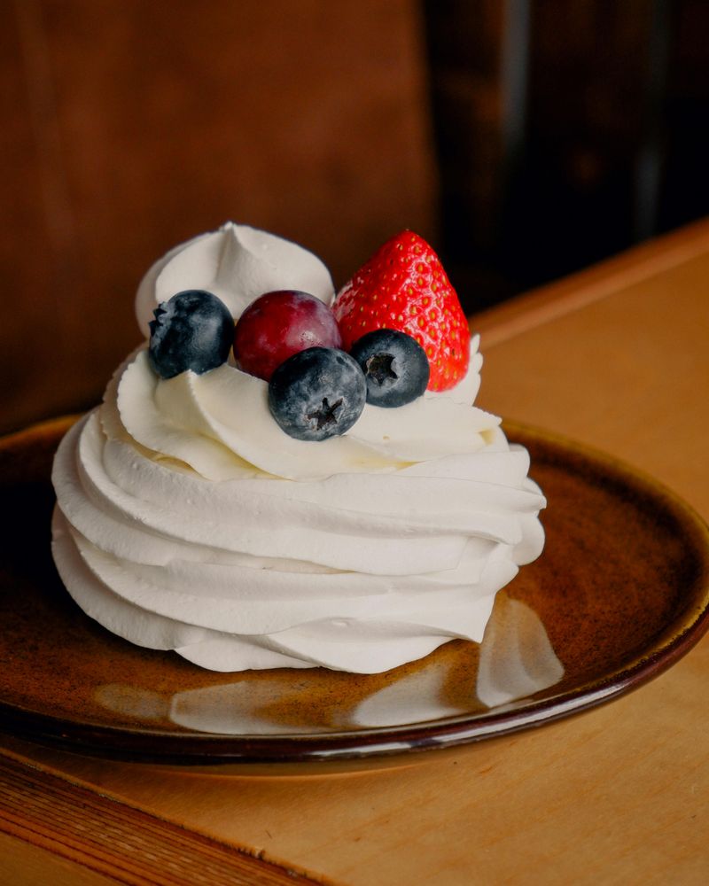 Pavlova Dessert