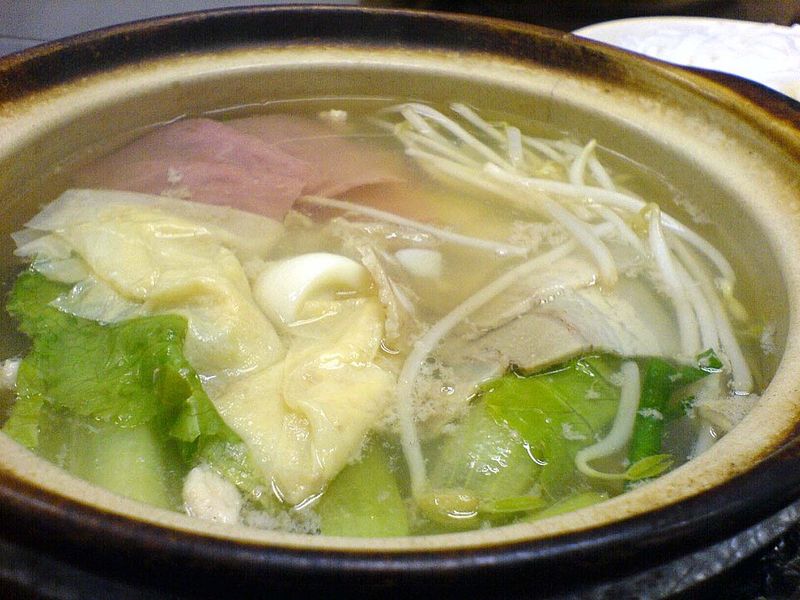 Crossing-The-Bridge Noodles (Guoqiao Mixian)