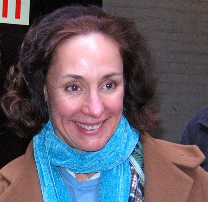 Laurie Metcalf Keeps It Real