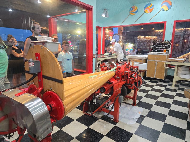 Gatlinburg, Tennessee (Ole Smoky Candy Kitchen)