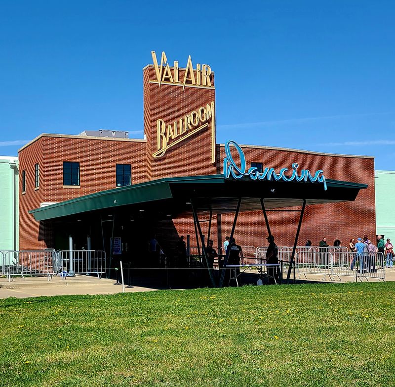 Val Air Ballroom - Iowa