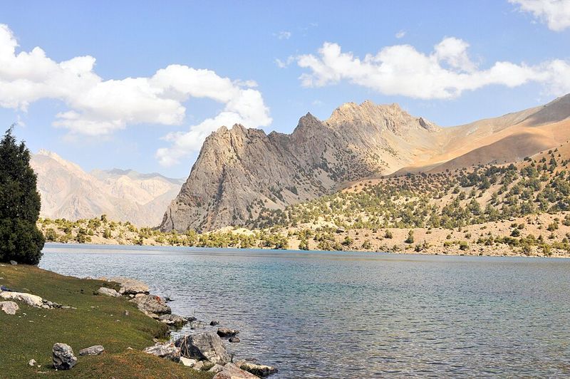Fann Mountains – Turquoise lakes and serious hiking appeal