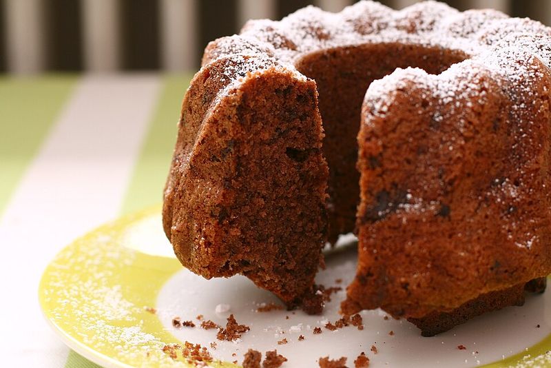 Slices Portion Cleanly For Sharing