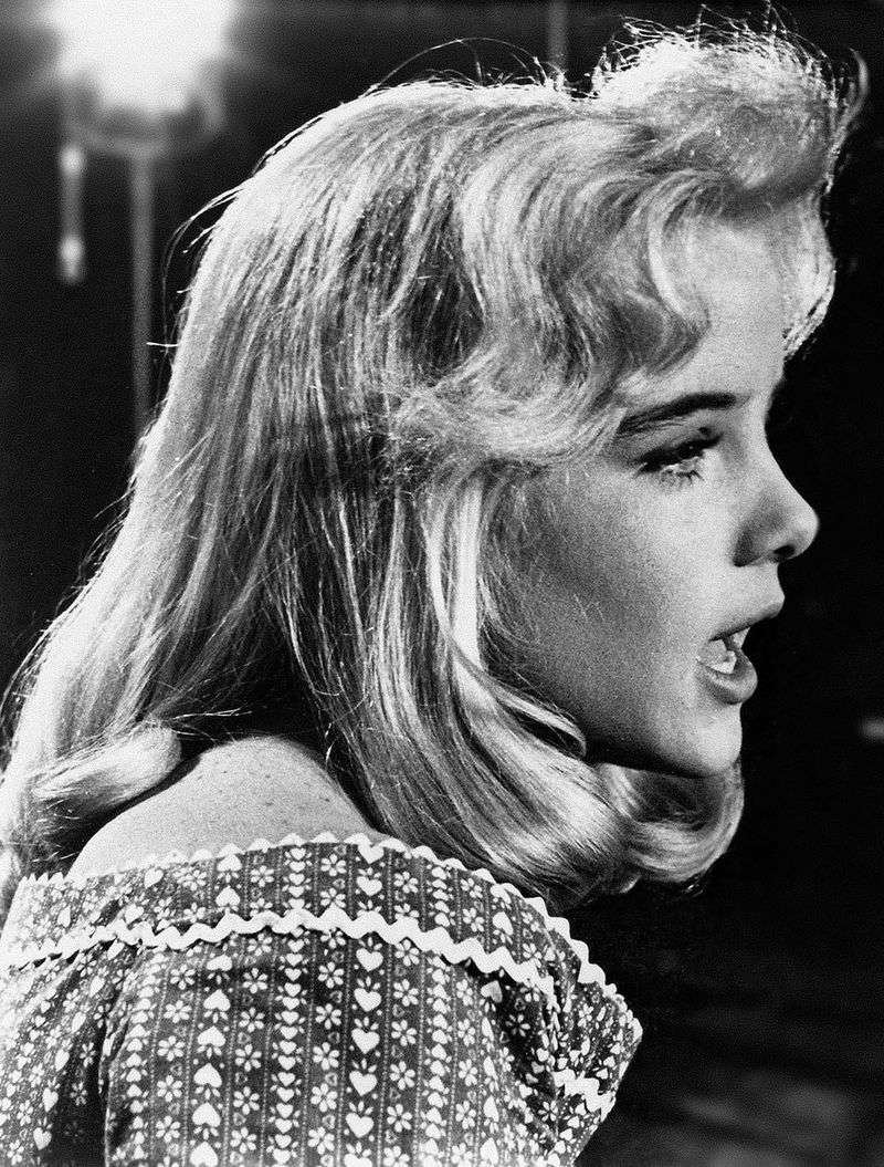 Sue Lyon
