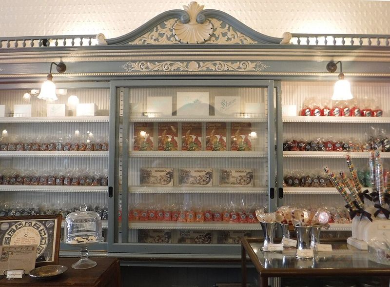 Old-School Candy Counters