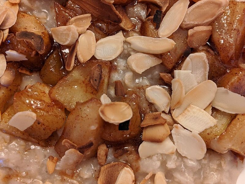 Apple Cinnamon Oatmeal