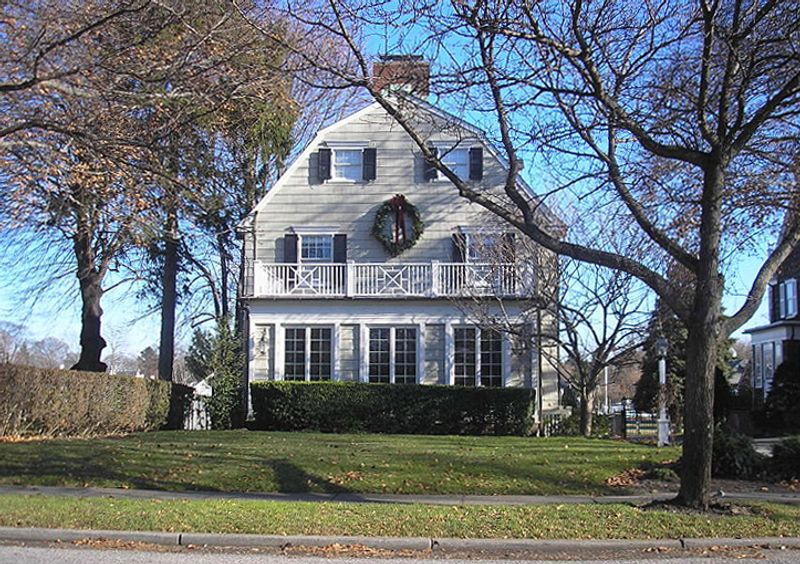 The Amityville Horror - 112 Ocean Avenue Nightmare