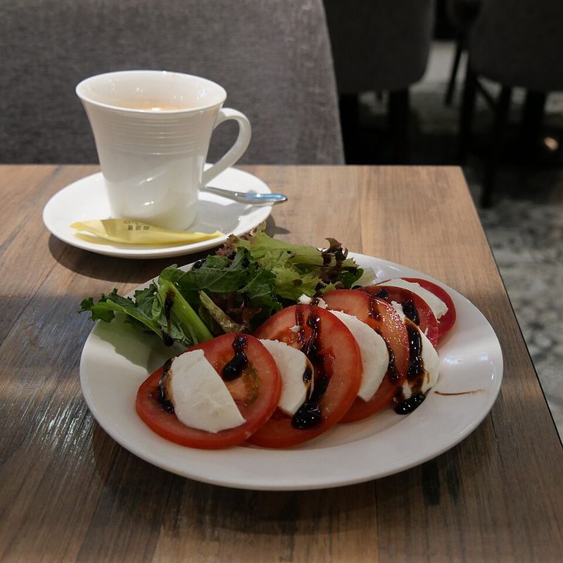 Caprese Salad with Balsamic Glaze