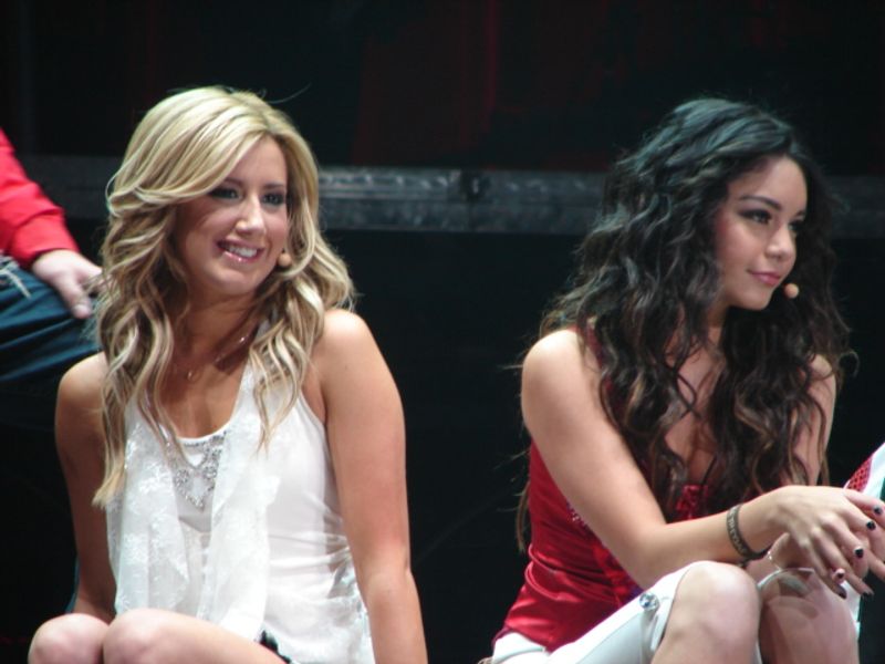 Vanessa Hudgens and Ashley Tisdale (High School Musical)