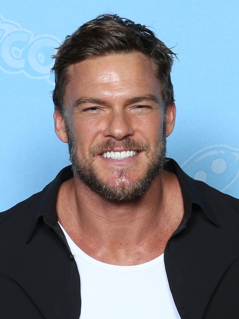 Alan Ritchson - Reacher