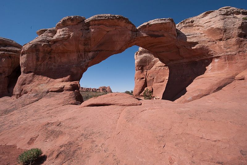 Hike to Broken Arch