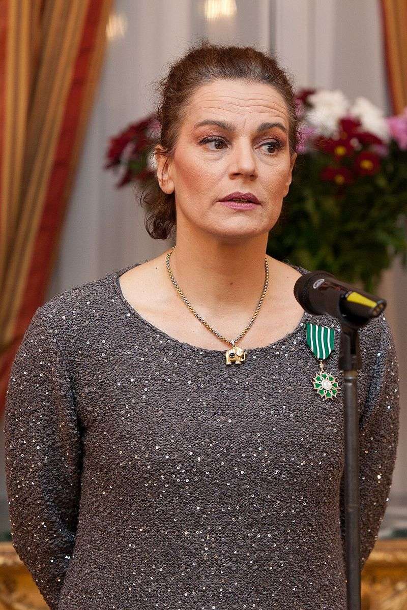 Maia Morgenstern And Jim Caviezel In The Passion Of The Christ