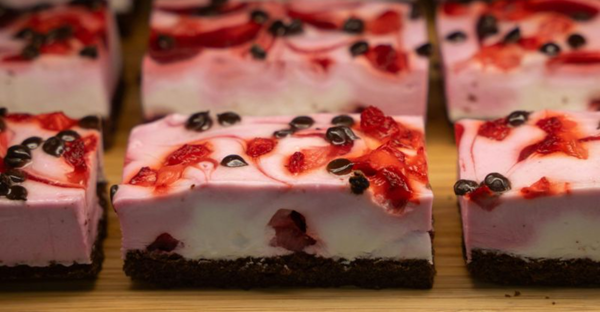 17 Dessert Bars That Often Steal The Spotlight From Valentine’s Cake