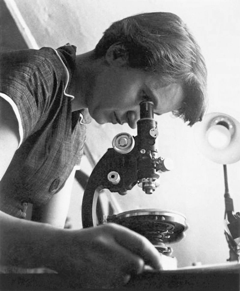 Rosalind Franklin - DNA Structure Via X-Ray