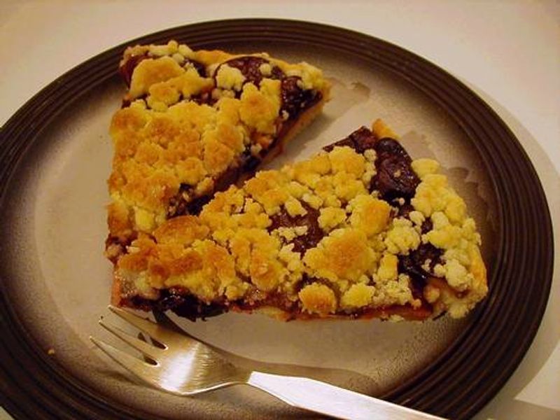 Plum Streuselkuchen (Plum Coffee-Cake Style With Streusel)