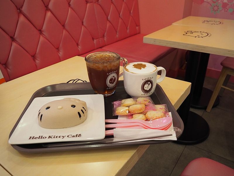Explore K-pop Themed Cafes