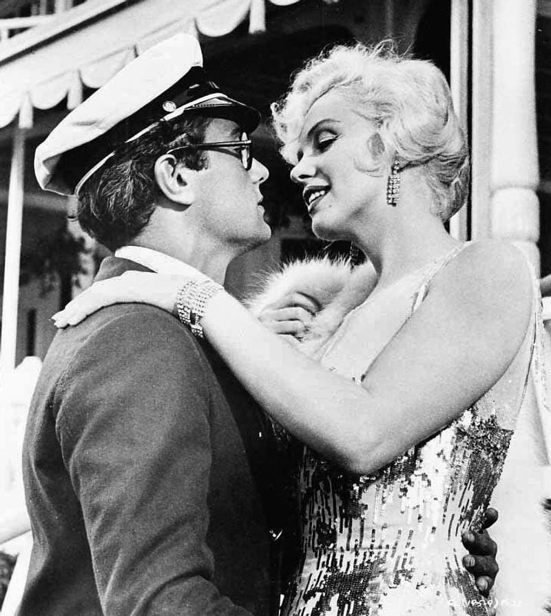 Marilyn Monroe & Tony Curtis (Some Like It Hot)