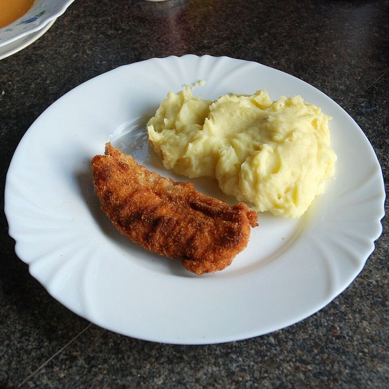 Fried Chicken with Mashed Potatoes