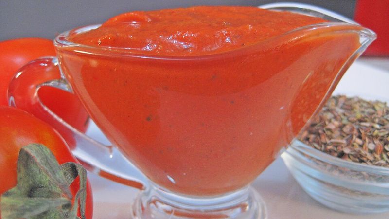 3-Ingredient Blender Pizza Sauce