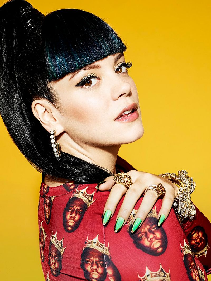 David Harbour and Lily Allen: Stranger Love On Raya