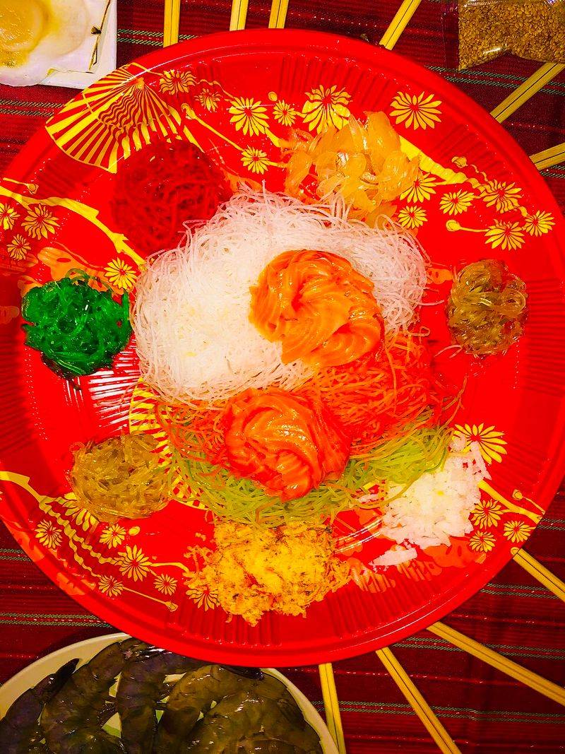 Yusheng (Prosperity Salad)