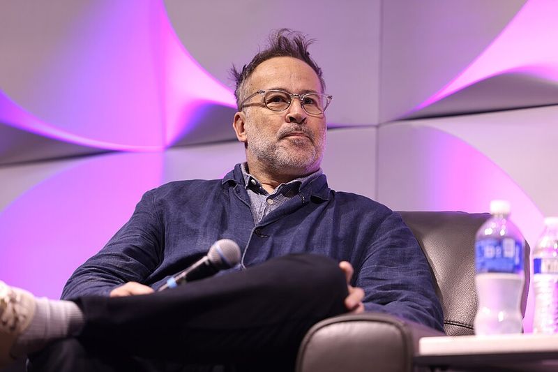 Pilot Inspektor — Beth Riesgraf, Jason Lee