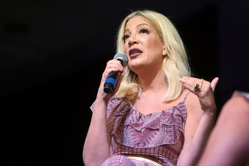 Tori Spelling - Living In The Red At Negative $200K