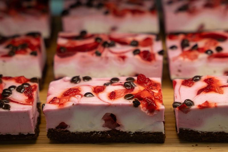 Chocolate-Covered Strawberry Crumb Bars
