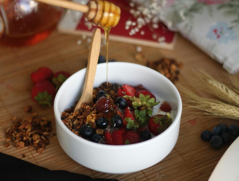 Porridge With Honey and Cream — Goldilocks and the Three Bears