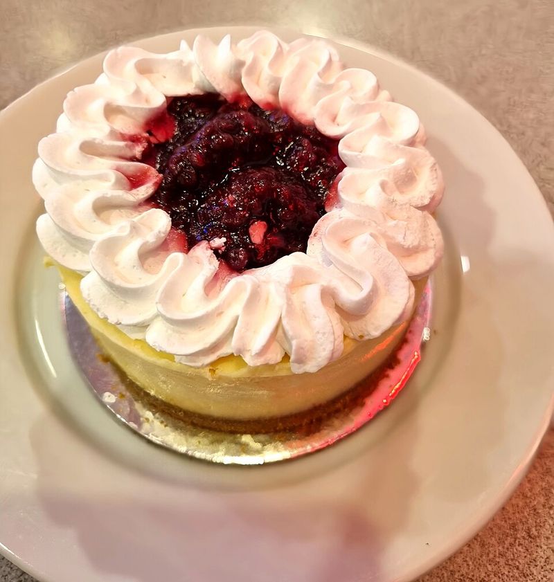 No-Bake Strawberry Cheesecake Cups