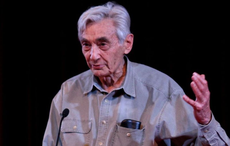 A People's History of the United States by Howard Zinn