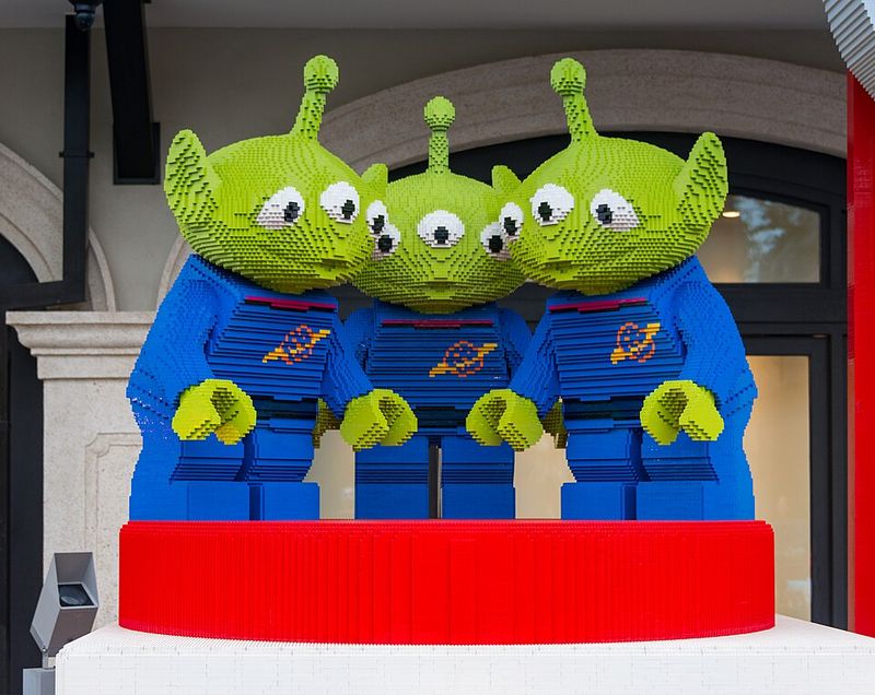 The Aliens' The Claaaaaaaw