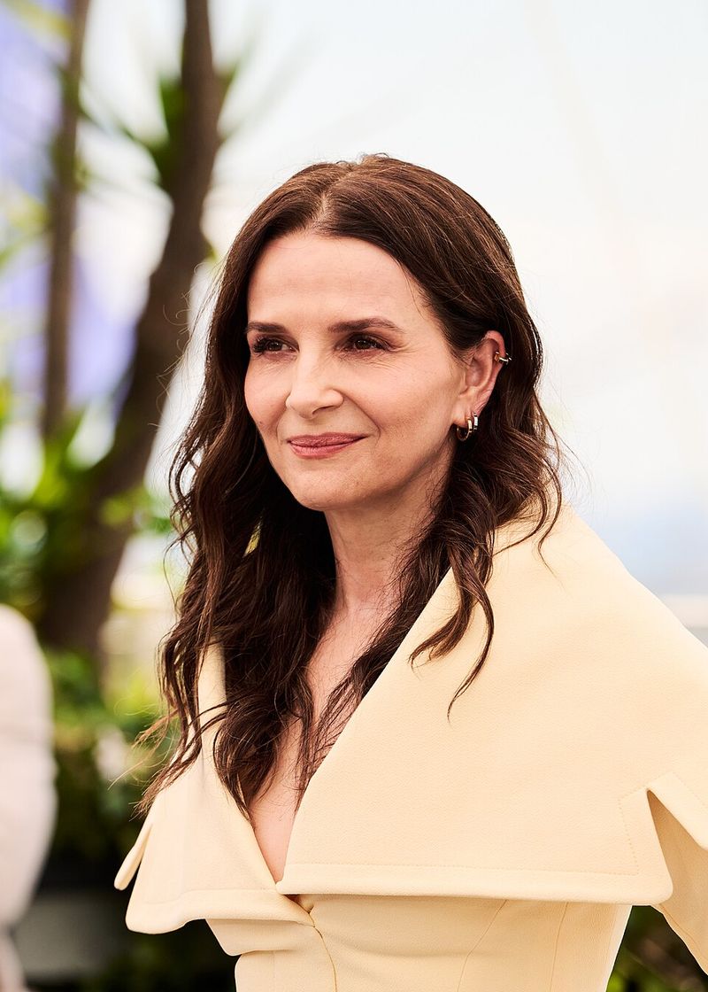 Juliette Binoche Over Lauren Bacall