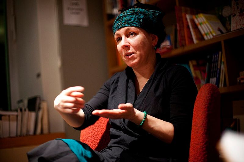 Drive Your Plow Over The Bones Of The Dead (2009) - Olga Tokarczuk