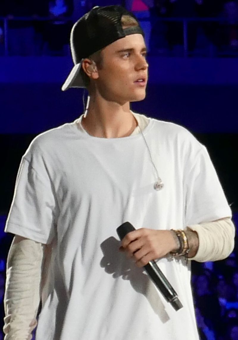Justin Bieber Picks Peace Over Pings