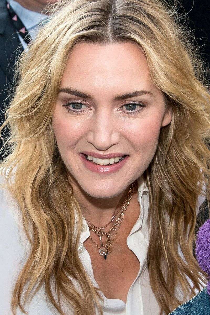 Kate Winslet as Arwen