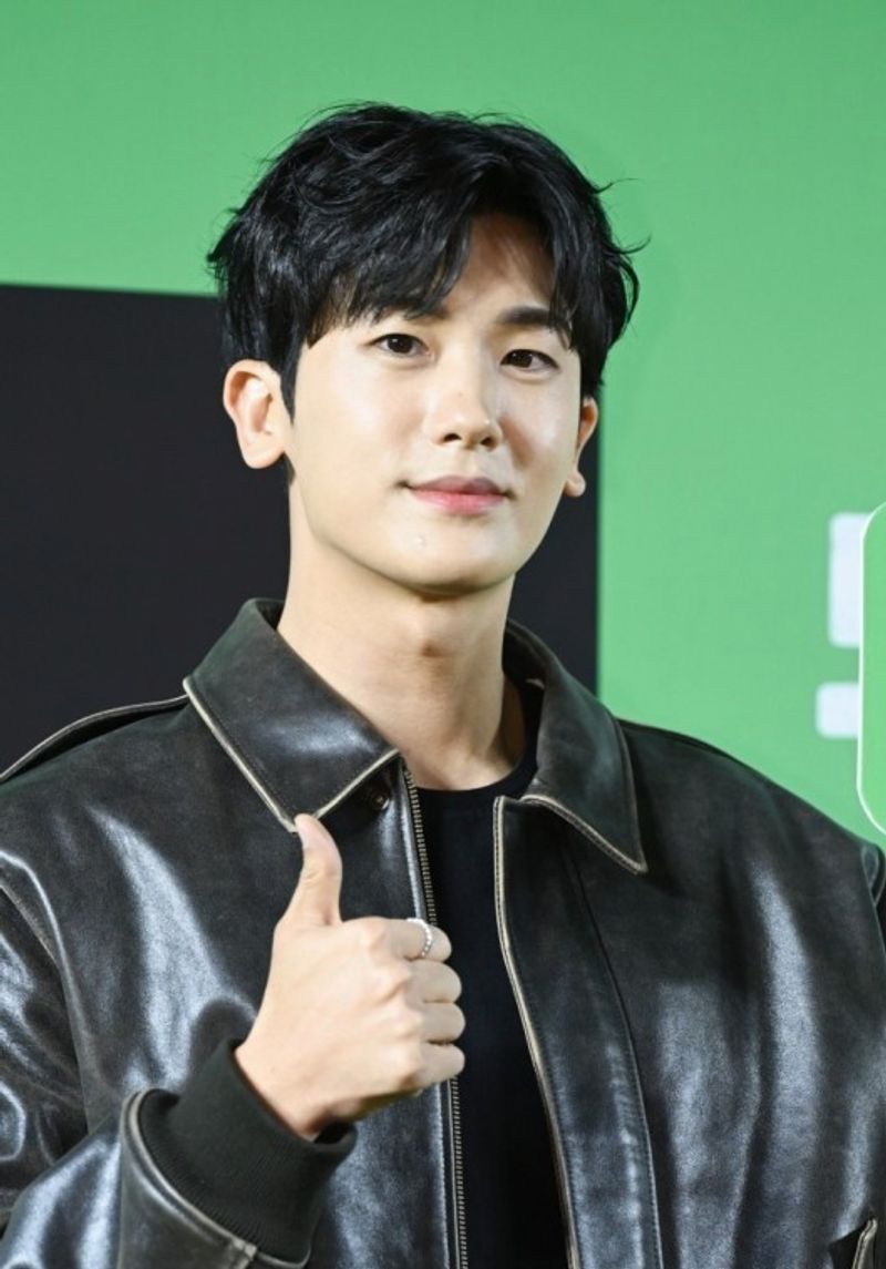 Park Hyung-sik (ZE:A)