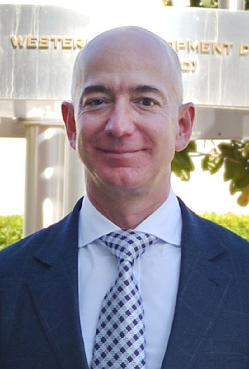 Jeff Bezos and MacKenzie Scott