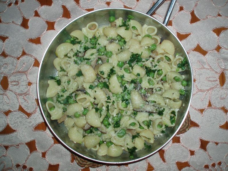 Pasta Con Funghi E Piselli